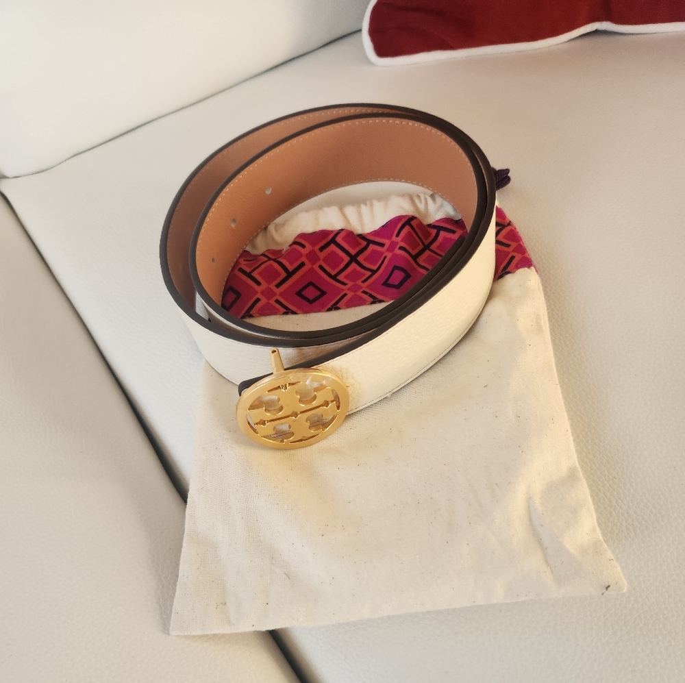 Women belt Tory Burch